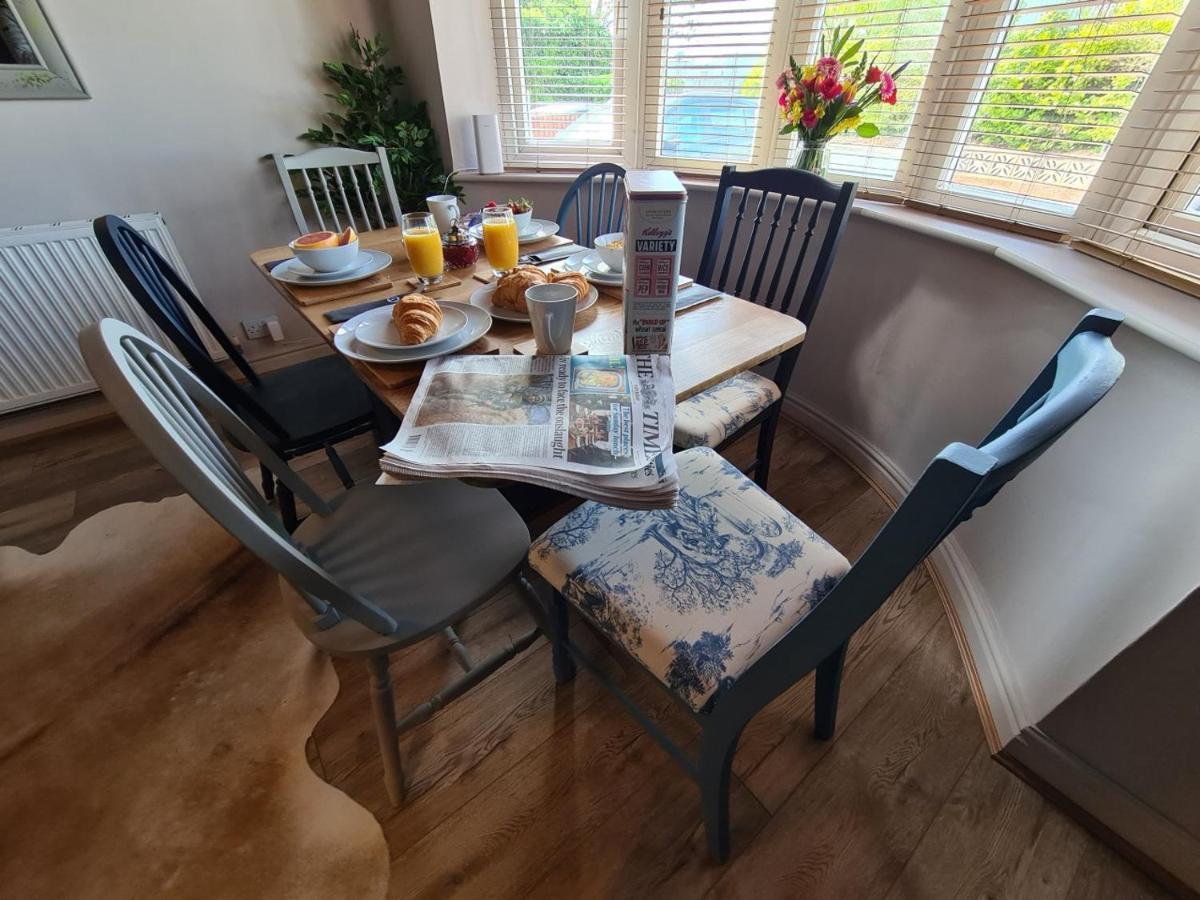 Rumer Hill House A Unique Boutique Styled Place To Stay In Cannock Close To A5 The Mcarthur Glen Outlet Great Wyrley Esterno foto