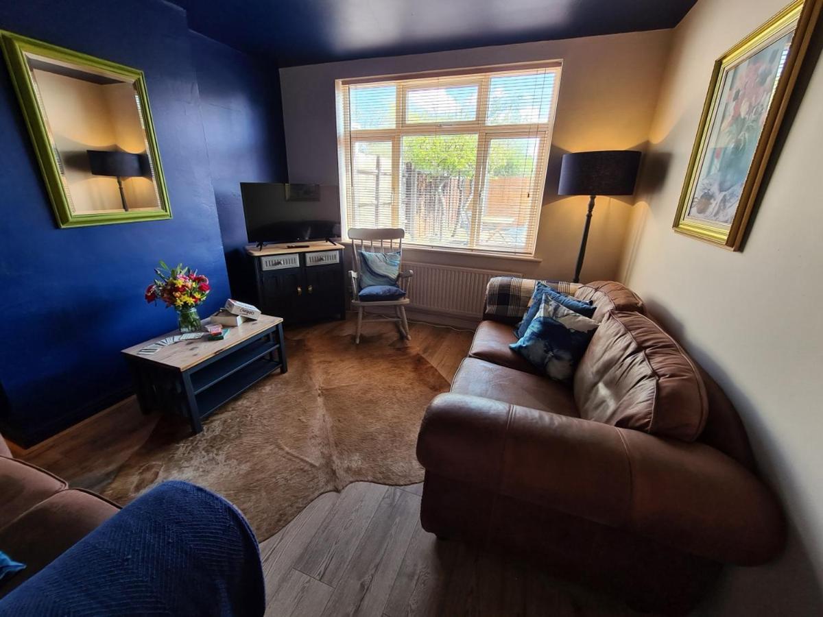 Rumer Hill House A Unique Boutique Styled Place To Stay In Cannock Close To A5 The Mcarthur Glen Outlet Great Wyrley Esterno foto