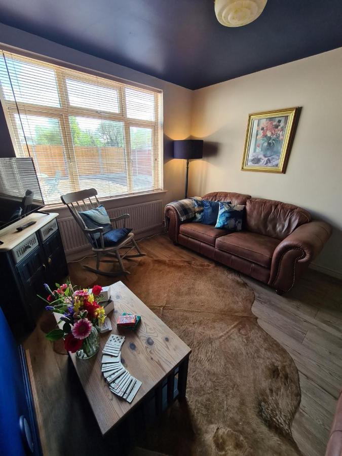 Rumer Hill House A Unique Boutique Styled Place To Stay In Cannock Close To A5 The Mcarthur Glen Outlet Great Wyrley Esterno foto